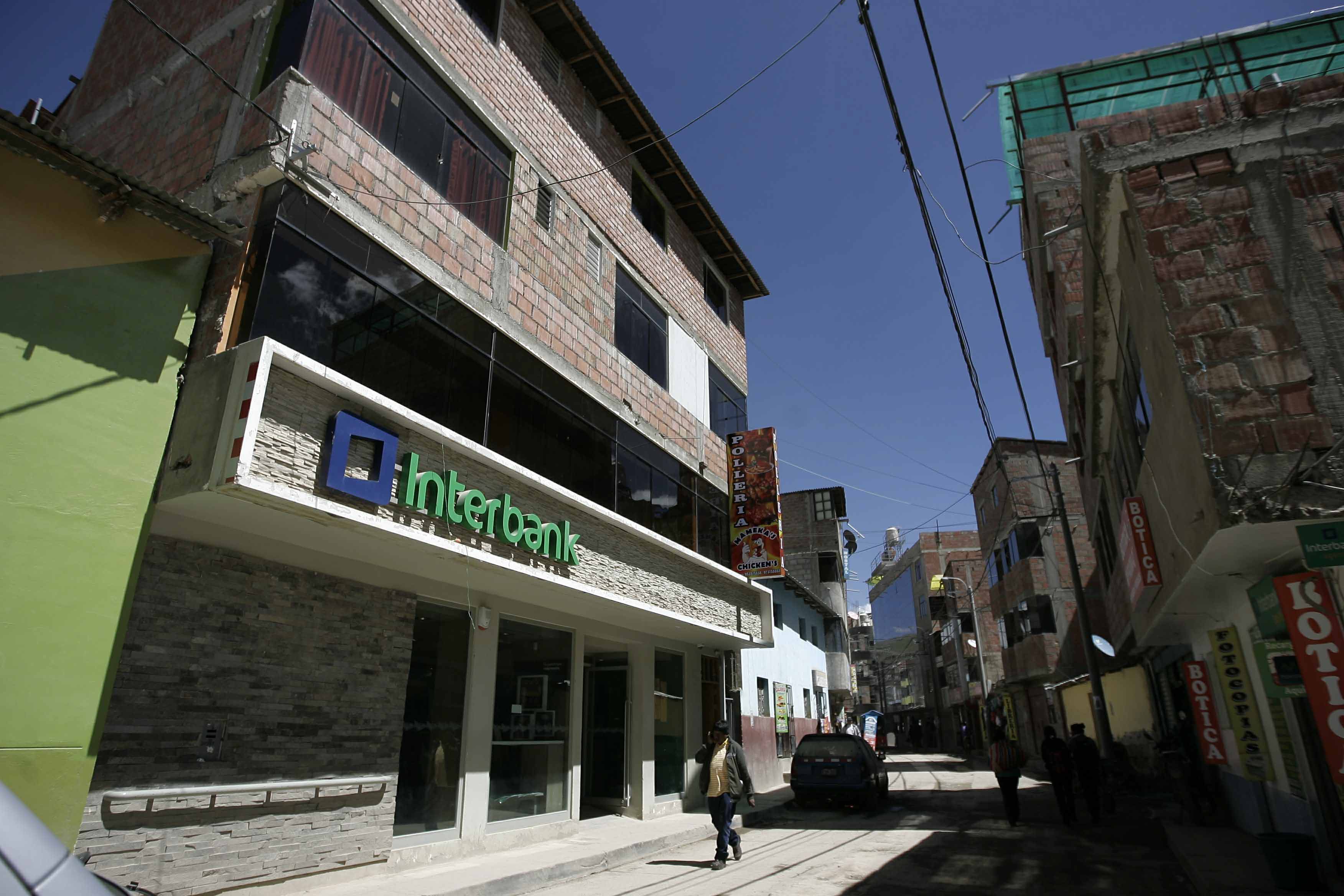 Los negocios han empezado instalarse en el distrito de Chalhuahuacho. Foto: Julio Angulo - Diario La República.